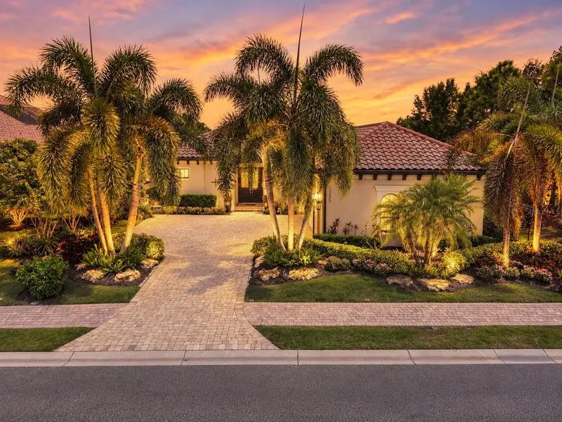 7235 PRESTBURY CIRCLE, LAKEWOOD RANCH