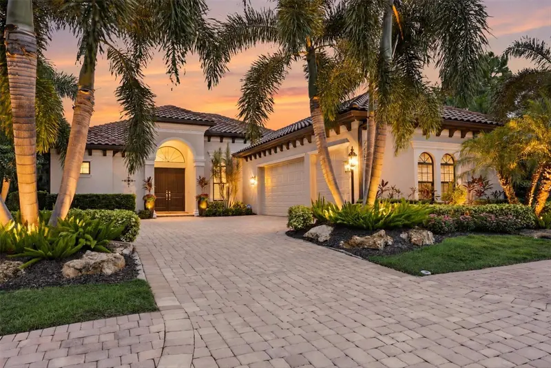 7235 PRESTBURY CIRCLE, LAKEWOOD RANCH, photo 2 of 43