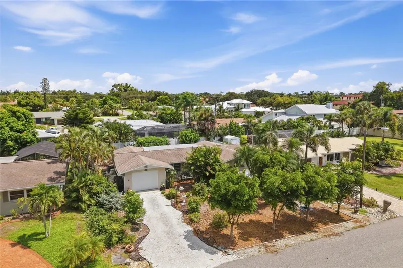 437 BEACH PARK BOULEVARD, VENICE