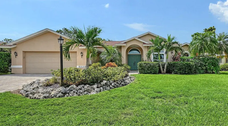 5220 SUNNYDALE CIRCLE, SARASOTA