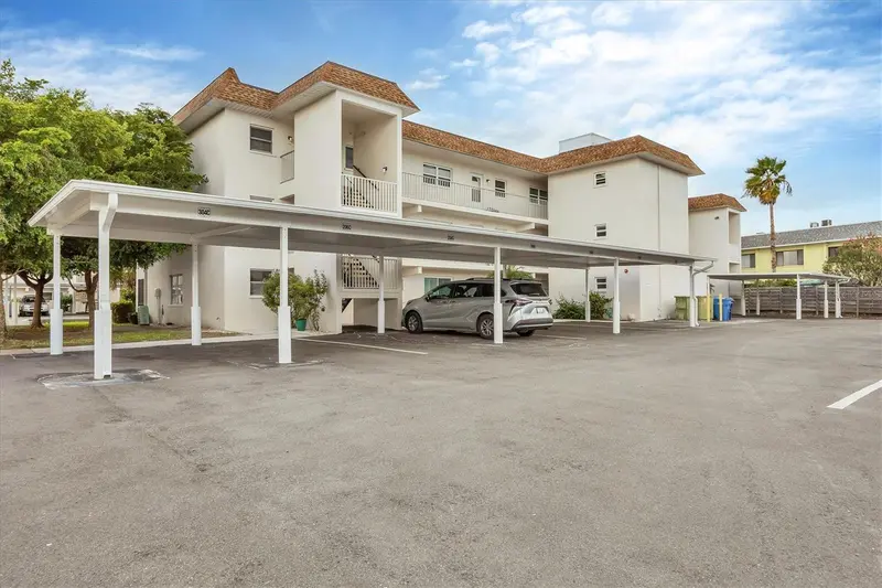 116 VISTA HERMOSA CIRCLE #108C, SARASOTA