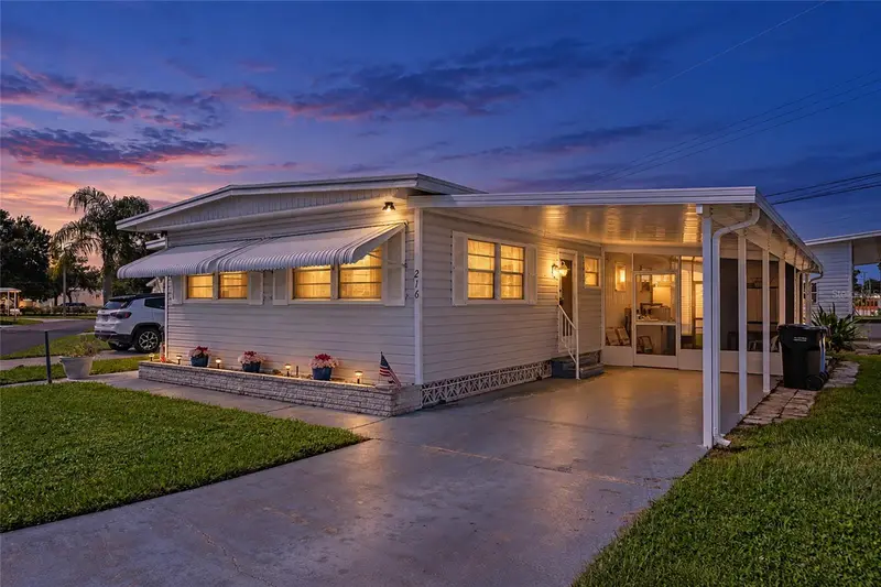 216 OUTER DRIVE, VENICE