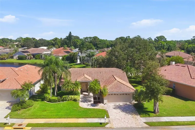 4246 HEARTHSTONE DRIVE, SARASOTA, photo 4 of 38