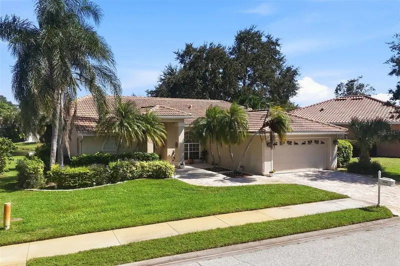 4246 HEARTHSTONE DRIVE, SARASOTA, photo 5 of 38