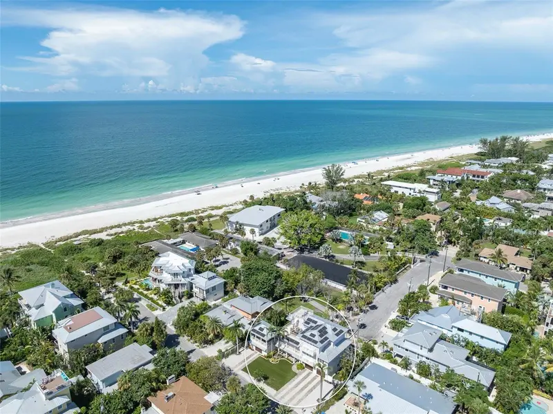 106 81ST STREET, HOLMES BEACH