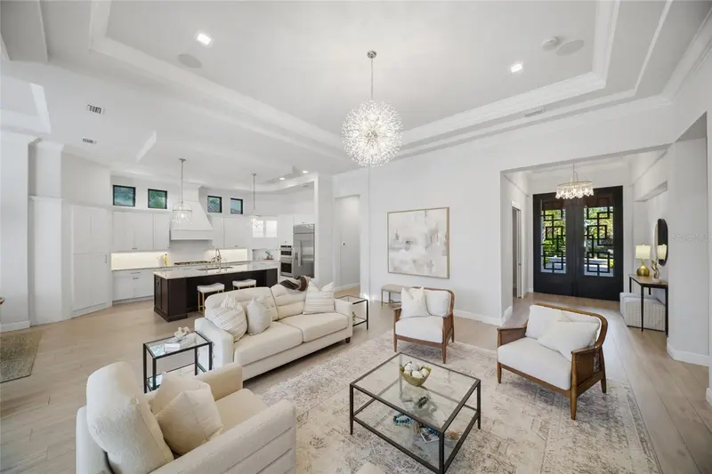 8340 CATAMARAN CIRCLE, LAKEWOOD RANCH, photo 4 of 54