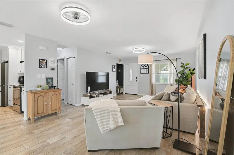 233 MALVERN DRIVE, VENICE, photo 5 of 40