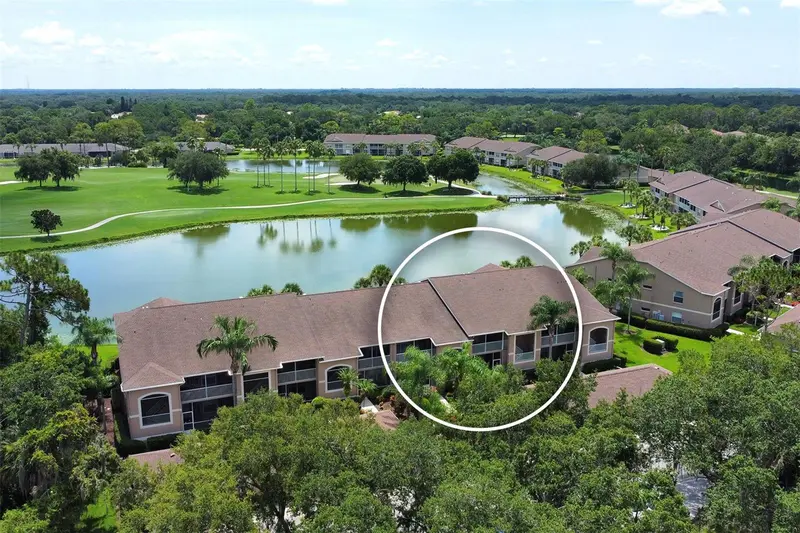 5251 MAHOGANY RUN AVENUE #525, SARASOTA