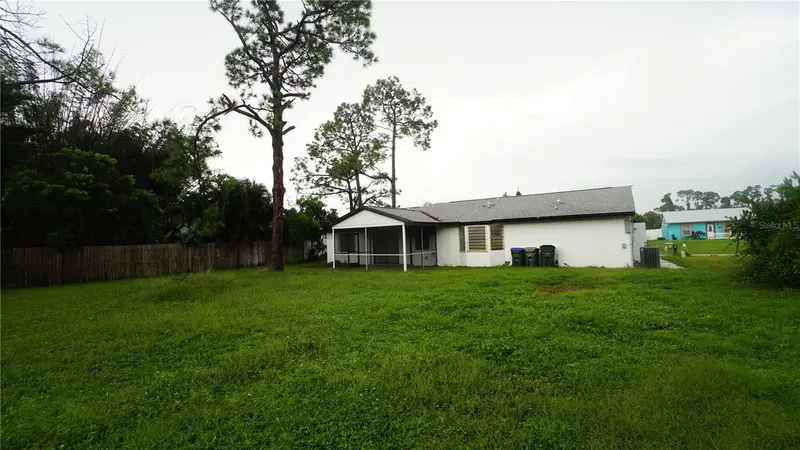 4372 ULSTER AVENUE, NORTH PORT, photo 3 of 19