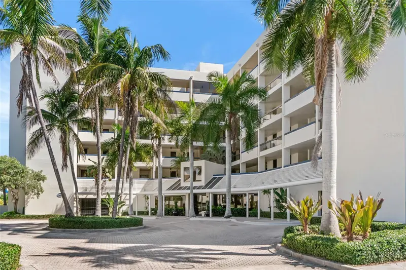 1932 HARBOURSIDE DRIVE #214, LONGBOAT KEY