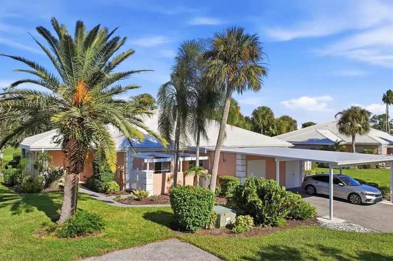 308 CERROMAR WAY #19, VENICE