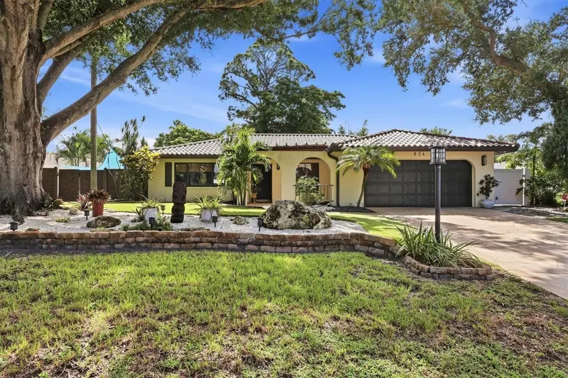 624 SAINT ANDREWS DRIVE, SARASOTA