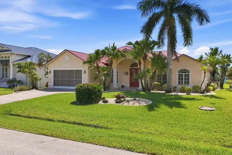 15532 ALSASK CIRCLE, PORT CHARLOTTE, photo 3 of 55