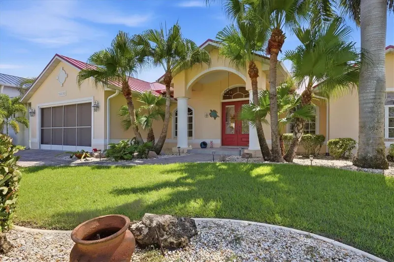 15532 ALSASK CIRCLE, PORT CHARLOTTE, photo 4 of 55