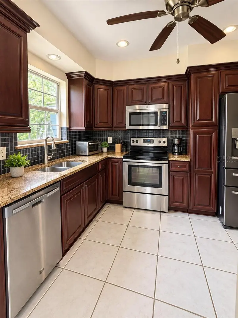 825 GROVELAND AVENUE, VENICE, photo 4 of 11