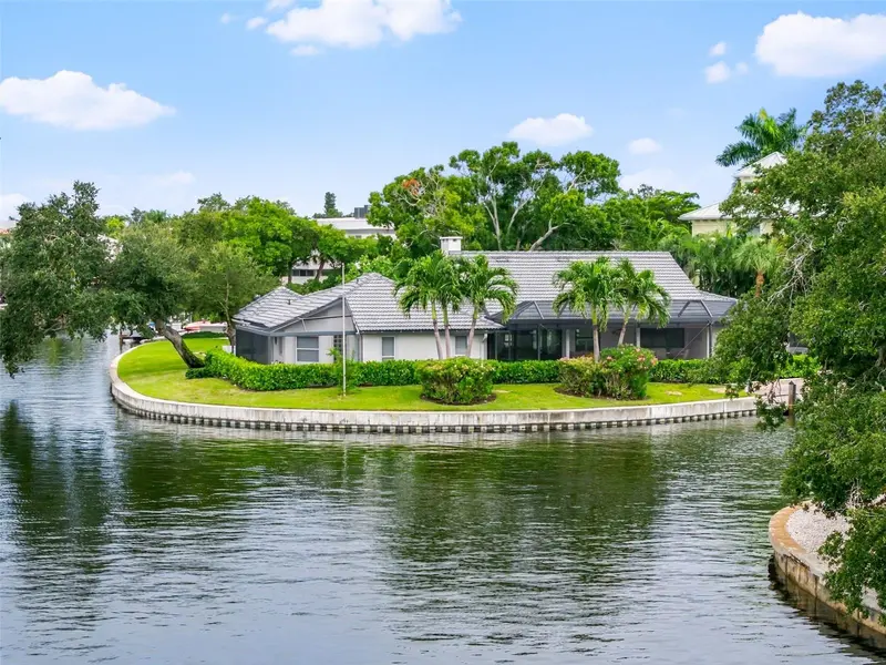 500 VENICE LANE, SARASOTA, photo 2 of 59