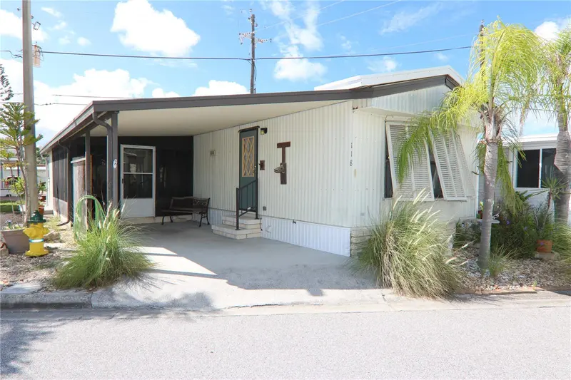 118 STARBOARD DRIVE, VENICE