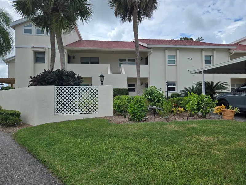 756 VILLAGE CIRCLE #102, VENICE