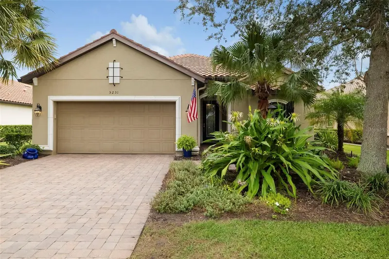 5231 CASTELLO LANE, LAKEWOOD RANCH