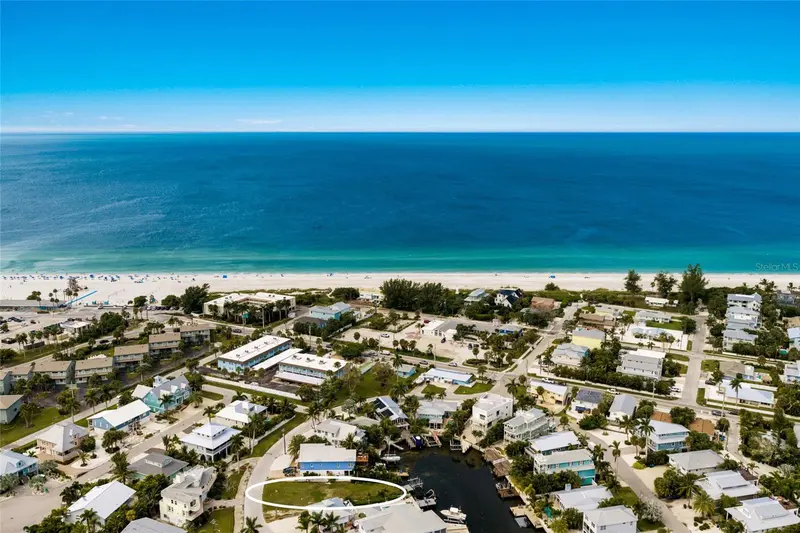 214 HARBOR DRIVE, HOLMES BEACH