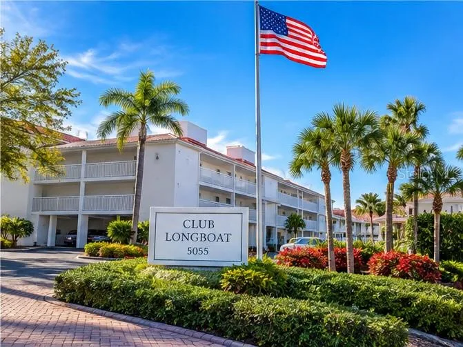 Entry to Club Longboat