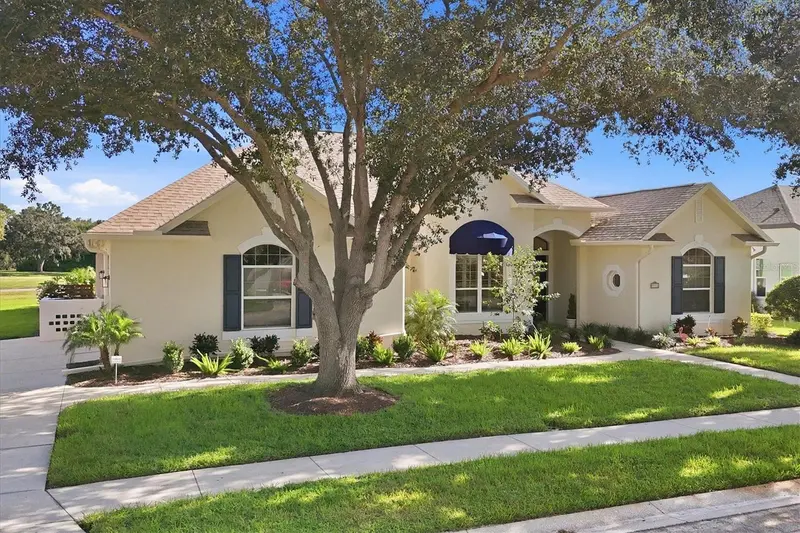 9913 LAUREL VALLEY AVENUE CIRCLE, BRADENTON