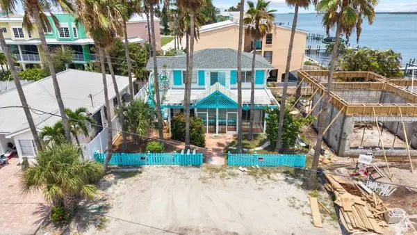 108 9TH ST #1, BRADENTON BEACH