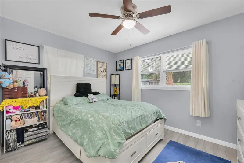 Thumbnail 13