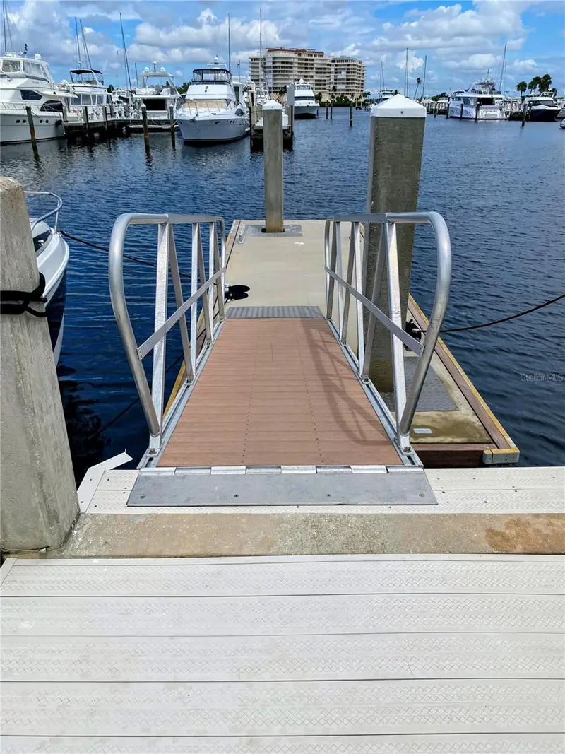 2800 HARBOURSIDE DRIVE #E-21, LONGBOAT KEY