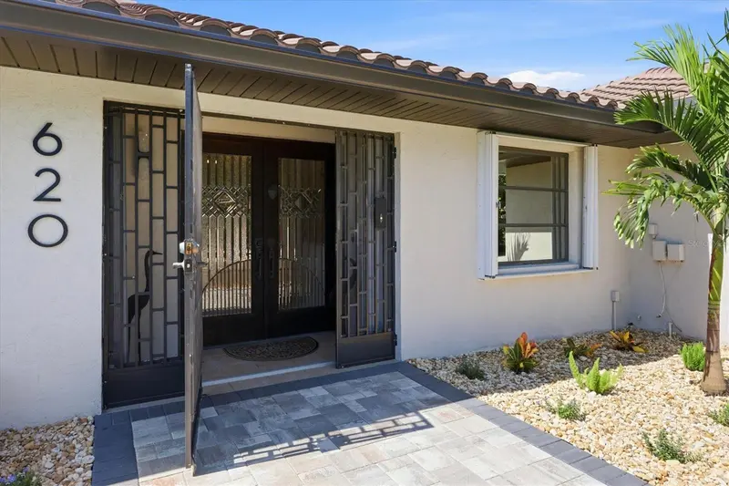 620 HIBISCUS DRIVE, VENICE, photo 4 of 40