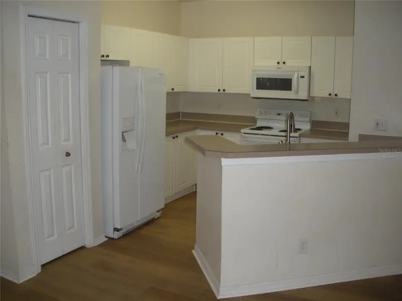 5160 NORTHRIDGE ROAD #201, SARASOTA, photo 4 of 17