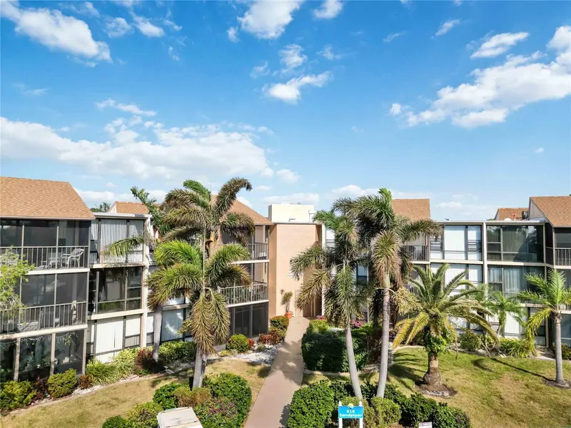 618 BIRD BAY DRIVE #201, VENICE