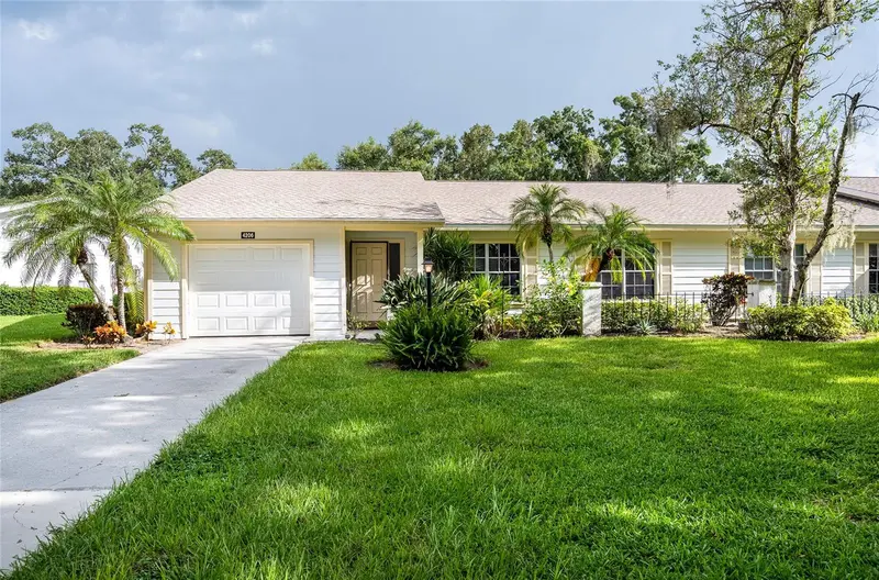 4206 OAKHURST CIRCLE #3075, SARASOTA