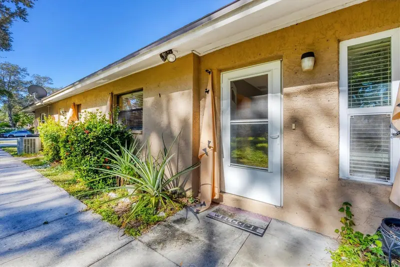 2703 FOREST KNOLL DRIVE #B, SARASOTA, photo 2 of 21