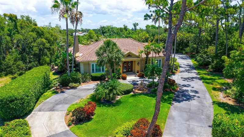 422 BLUE GARDEN LANE, OSPREY