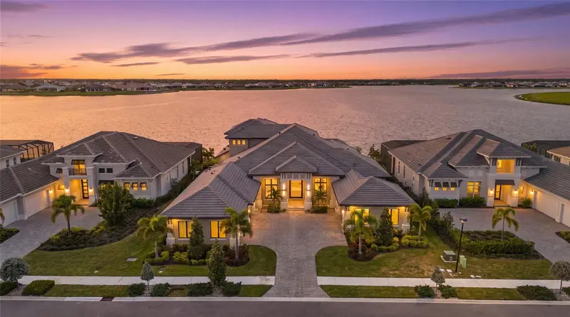 596 BLUE SHELL LOOP, SARASOTA