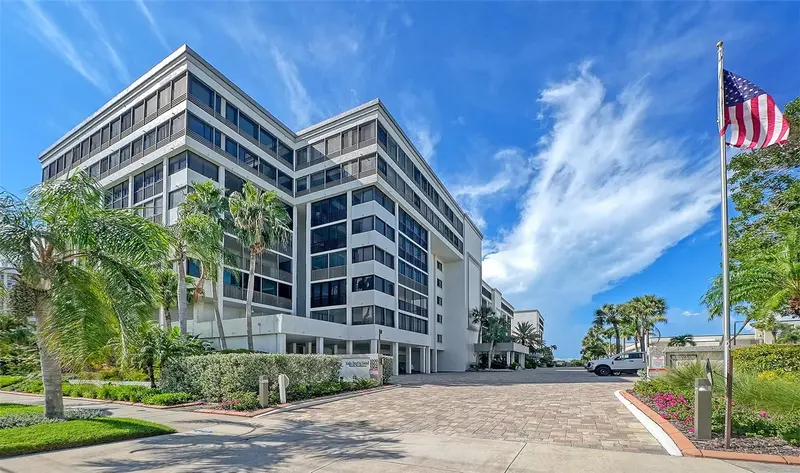 1102 BENJAMIN FRANKLIN DRIVE #810, SARASOTA