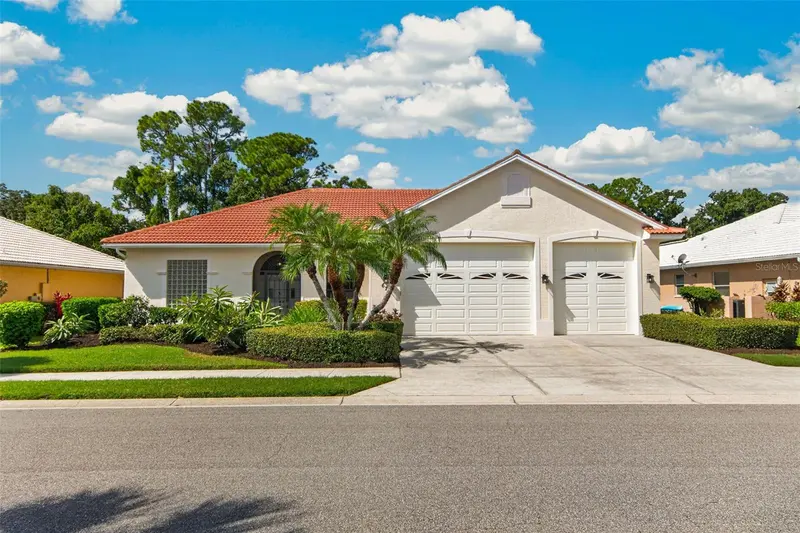 679 SAWGRASS BRIDGE ROAD, VENICE