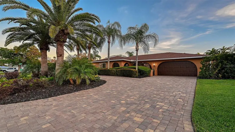 7137 WESTMORELAND DRIVE, SARASOTA