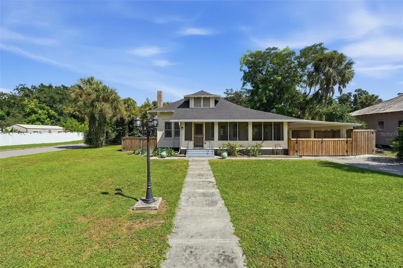 318 MONROE AVENUE, ARCADIA