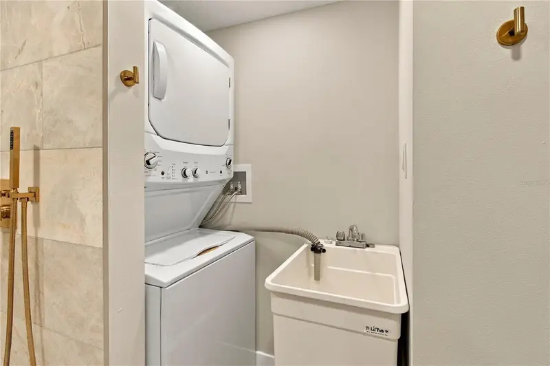 Thumbnail 25