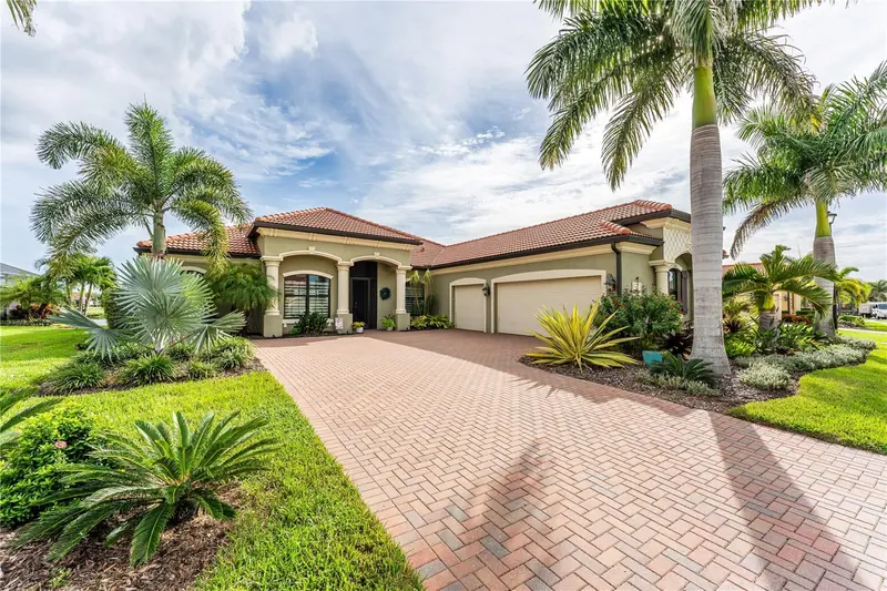 10733 TARFLOWER DRIVE, VENICE