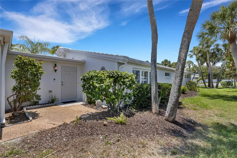 214 HOURGLASS WAY #V-4, SARASOTA, photo 3 of 88