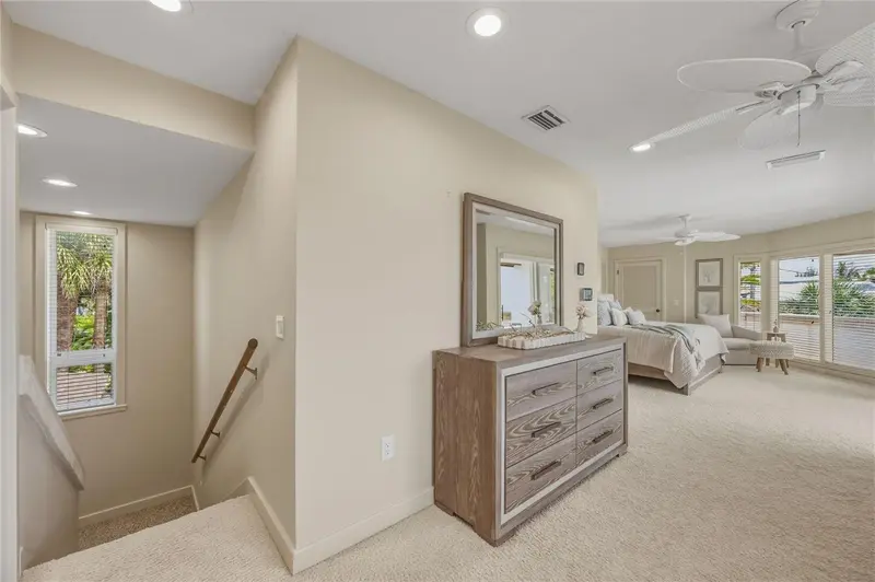 Thumbnail 32