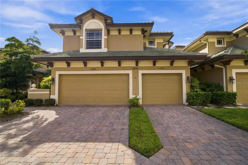 6422 MOORINGS POINT CIRCLE #101, LAKEWOOD RANCH