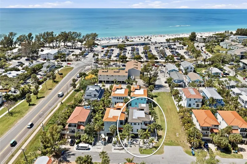 4006 5TH AVENUE, HOLMES BEACH