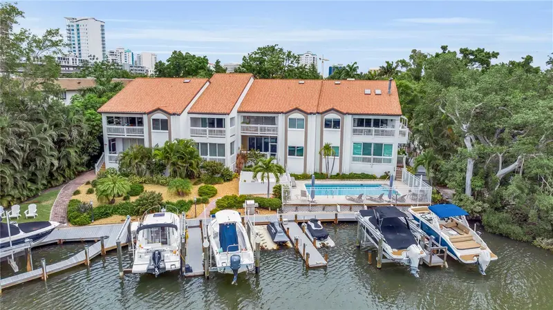 862 HUDSON AVENUE #862, SARASOTA