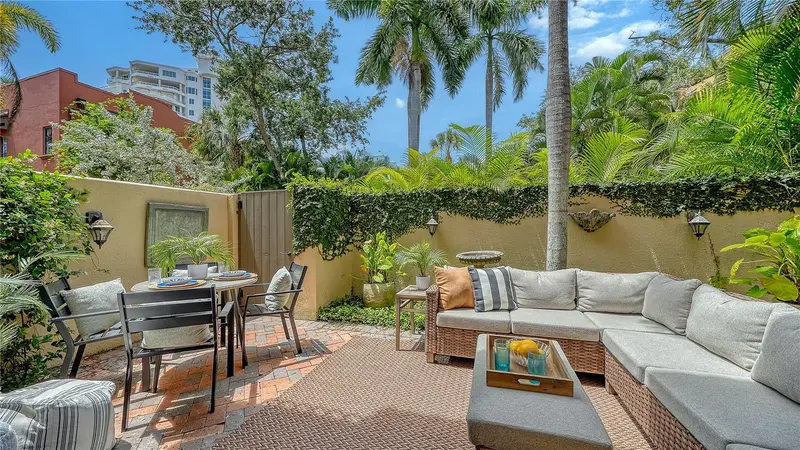 1513 OAK STREET #18, SARASOTA
