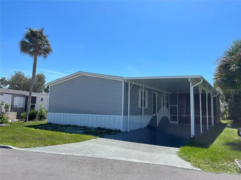 214 COMO DRIVE, VENICE