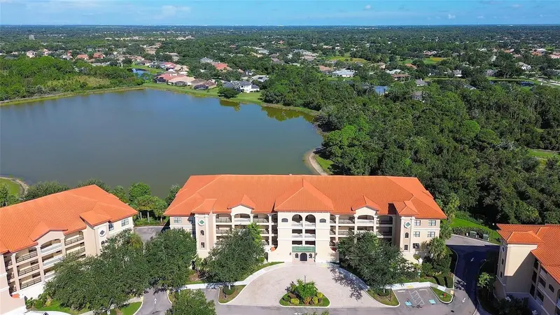 7612 LAKE VISTA COURT #203, LAKEWOOD RANCH